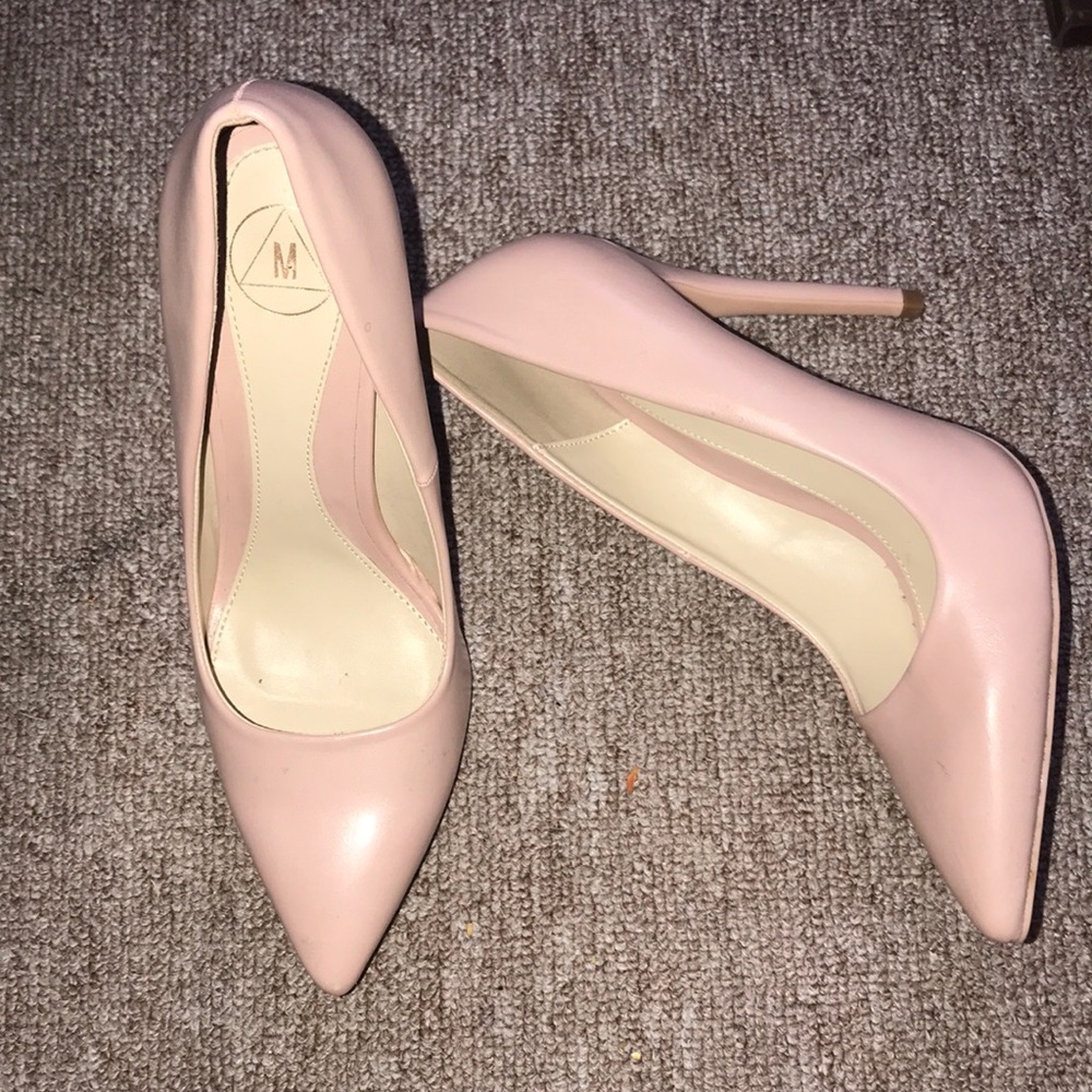 Misguided Pointed toe heel